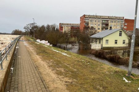 SIA “Jēkabpils ūdens” aicina iedzīvotājus plūdu laikā atslogot centralizētos kanalizācijas tīklus